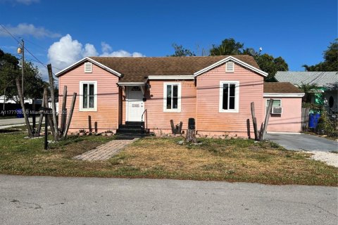 Casa en venta en Hollywood, Florida, 3 dormitorios, 81.75 m2 № 1700888 - foto 1