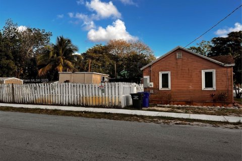 Casa en venta en Hollywood, Florida, 3 dormitorios, 81.75 m2 № 1700888 - foto 14
