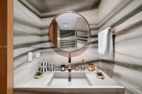 Condo in Miami Beach, Florida, 5 bedrooms  № 2056167 - photo 26