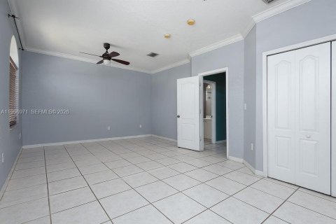 House in Miami, Florida 4 bedrooms, 186.55 sq.m. № 2046721 - photo 26