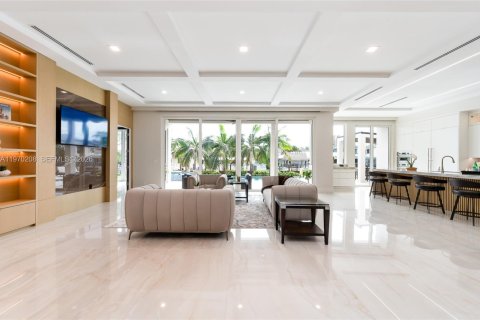 House in Lighthouse Point, Florida 5 bedrooms, 509.75 sq.m. № 2030909 - photo 2