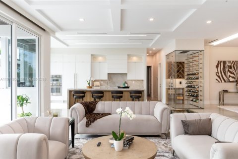 House in Lighthouse Point, Florida 5 bedrooms, 509.75 sq.m. № 2030909 - photo 9