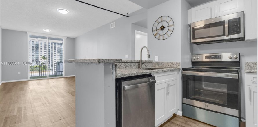 Condo à Miami, Floride, 1 chambre  № 2052335