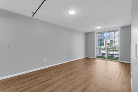 Copropriété à vendre à Miami, Floride: 1 chambre, 59.46 m2 № 2052335 - photo 3