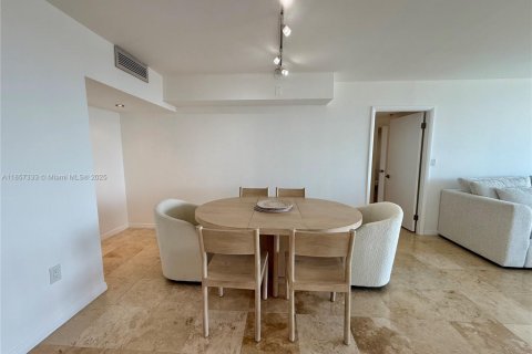 Condo in Aventura, Florida, 2 bedrooms № 1882200 - photo 19