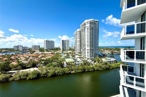 Condo in Aventura, Florida, 2 bedrooms № 1882200 - photo 5