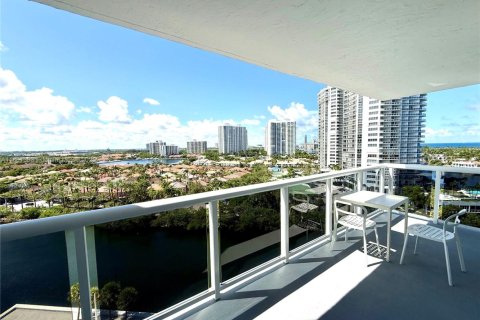 Condo in Aventura, Florida, 2 bedrooms № 1882200 - photo 3