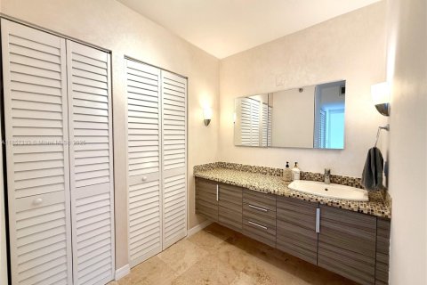 Condo in Aventura, Florida, 2 bedrooms № 1882200 - photo 30