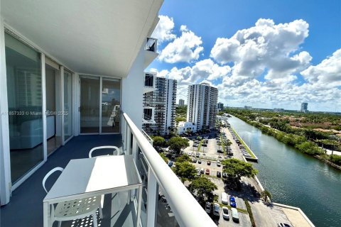 Condo in Aventura, Florida, 2 bedrooms № 1882200 - photo 4