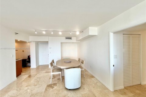 Condo in Aventura, Florida, 2 bedrooms № 1882200 - photo 21