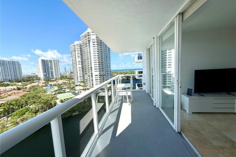Condo in Aventura, Florida, 2 bedrooms № 1882200 - photo 8