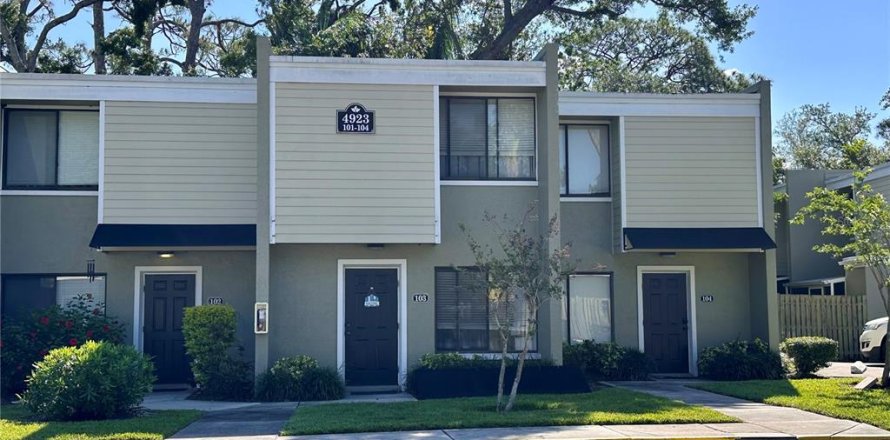 Townhouse in Bradenton, Florida 2 bedrooms, 99.41 sq.m. № 1734015