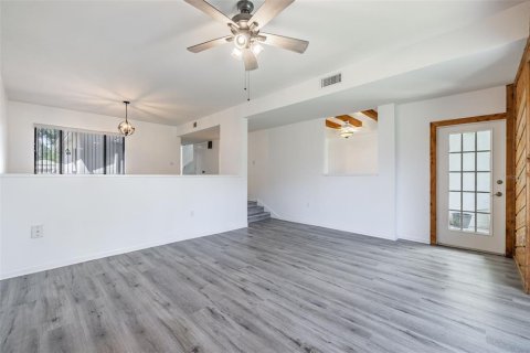 Townhouse in Palm Harbor, Florida 3 bedrooms, 156.54 sq.m. № 1807005 - photo 6
