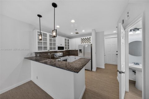 Снять в аренду таунхаус в Дейви, Флорида 3 спальни, 170.66м2, № 2004800 - фото 7