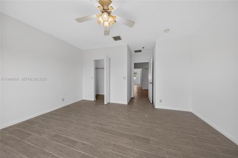 Снять в аренду таунхаус в Дейви, Флорида 3 спальни, 170.66м2, № 2004800 - фото 28