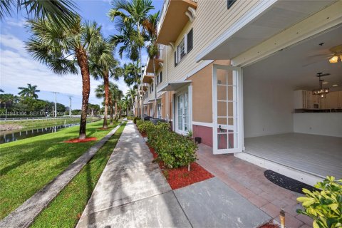 Снять в аренду таунхаус в Дейви, Флорида 3 спальни, 170.66м2, № 2004800 - фото 12