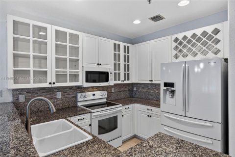 Снять в аренду таунхаус в Дейви, Флорида 3 спальни, 170.66м2, № 2004800 - фото 5