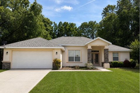 House in Inverness, Florida 3 bedrooms, 188.5 sq.m. № 2103062