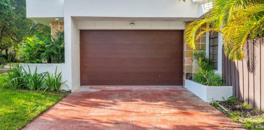 Villa ou maison à Miami Beach, Floride 3 chambres, 230.4 m2 № 1945969