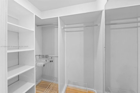 Villa ou maison à louer à Miami Beach, Floride: 3 chambres, 230.4 m2 № 1945969 - photo 21