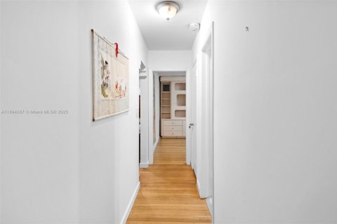 Villa ou maison à louer à Miami Beach, Floride: 3 chambres, 230.4 m2 № 1945969 - photo 26