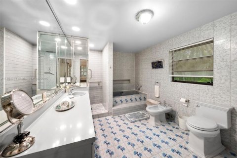 Villa ou maison à louer à Miami Beach, Floride: 3 chambres, 230.4 m2 № 1945969 - photo 23