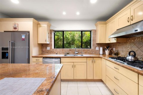 Villa ou maison à louer à Miami Beach, Floride: 3 chambres, 230.4 m2 № 1945969 - photo 27