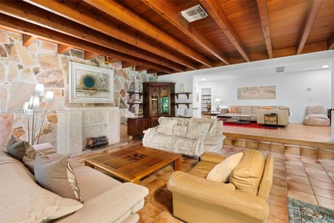 Villa ou maison à louer à Miami Beach, Floride: 3 chambres, 230.4 m2 № 1945969 - photo 8