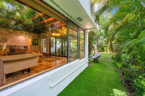 Villa ou maison à louer à Miami Beach, Floride: 3 chambres, 230.4 m2 № 1945969 - photo 12