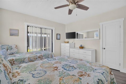 Condo in Venice, Florida, 1 bedroom  № 2131990 - photo 11