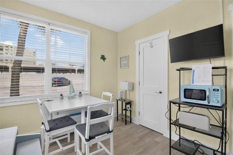 Condo in Venice, Florida, 1 bedroom  № 2131990 - photo 8