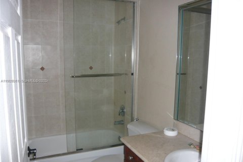 Снять в аренду виллу или дом в Майами, Флорида 4 спальни, 180.04м2, № 1990858 - фото 19