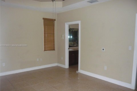 Снять в аренду виллу или дом в Майами, Флорида 4 спальни, 180.04м2, № 1990858 - фото 6