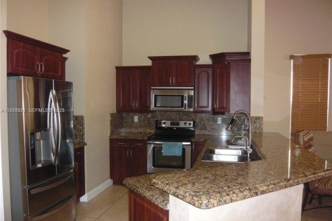 Снять в аренду виллу или дом в Майами, Флорида 4 спальни, 180.04м2, № 1990858 - фото 5