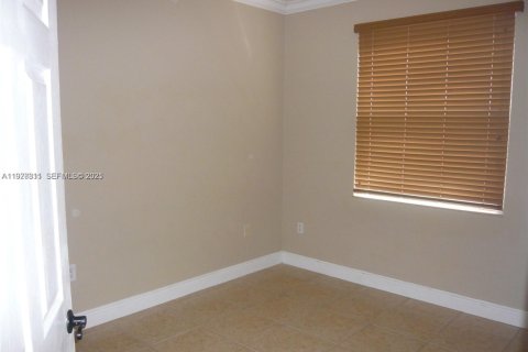 Снять в аренду виллу или дом в Майами, Флорида 4 спальни, 180.04м2, № 1990858 - фото 11