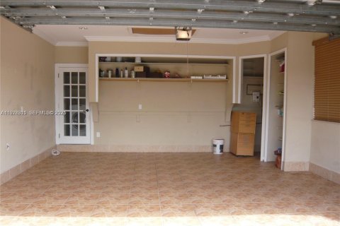 Снять в аренду виллу или дом в Майами, Флорида 4 спальни, 180.04м2, № 1990858 - фото 17