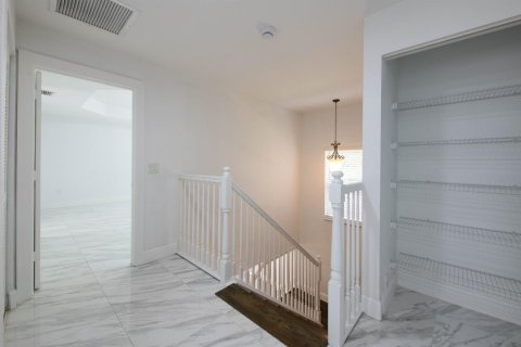 House in Miramar, Florida 5 bedrooms, 257.43 sq.m. № 2181900 - photo 13