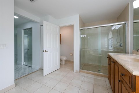 House in Miramar, Florida 5 bedrooms, 257.43 sq.m. № 2181900 - photo 18