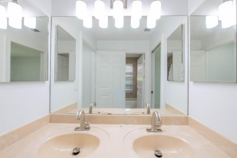House in Miramar, Florida 5 bedrooms, 257.43 sq.m. № 2181900 - photo 11