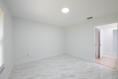 House in Miramar, Florida 5 bedrooms, 257.43 sq.m. № 2181900 - photo 8