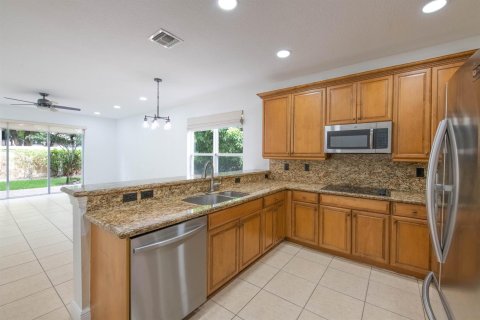 House in Miramar, Florida 5 bedrooms, 257.43 sq.m. № 2181900 - photo 3