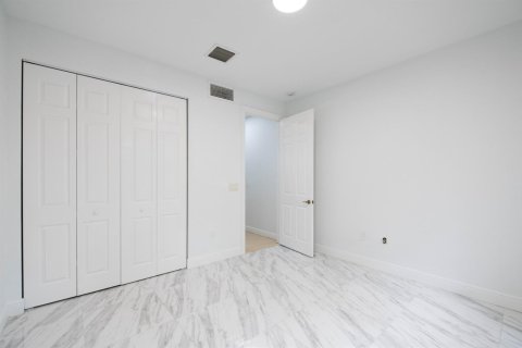 House in Miramar, Florida 5 bedrooms, 257.43 sq.m. № 2181900 - photo 6