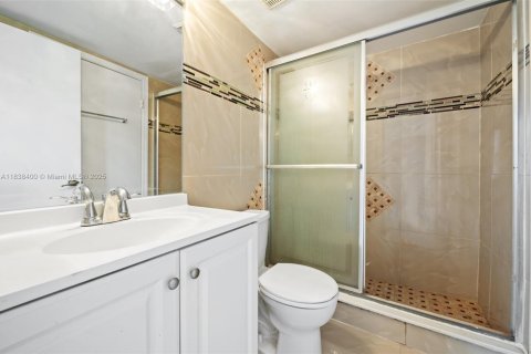 Townhouse in Hialeah, Florida 2 bedrooms, 69.68 sq.m. № 1832295 - photo 10