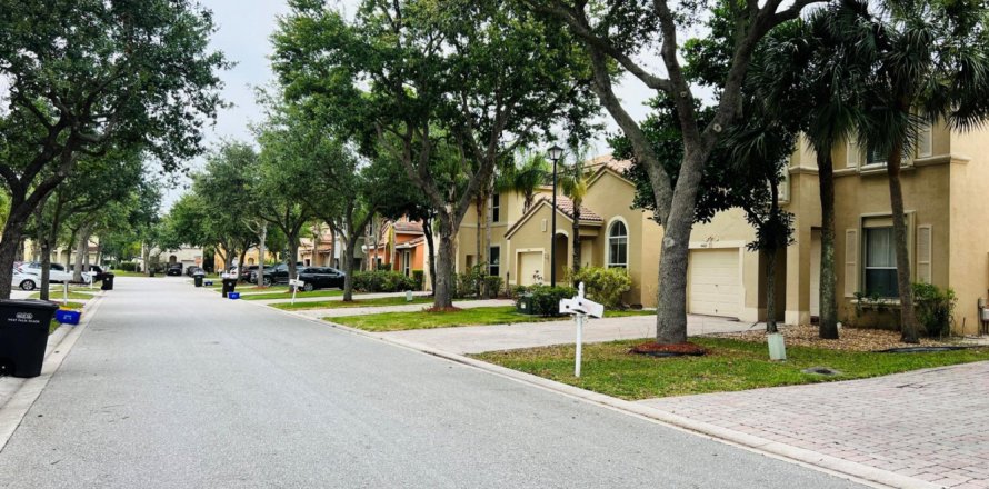 House in West Palm Beach, Florida 4 bedrooms, 183.85 sq.m. № 1179854