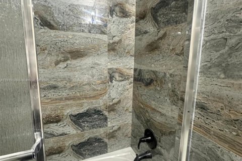 Купить виллу или дом в Майами, Флорида 5 комнат, 221.29м2, № 1962129 - фото 16