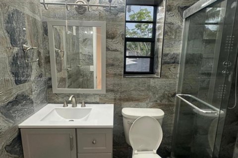 Купить виллу или дом в Майами, Флорида 5 комнат, 221.29м2, № 1962129 - фото 30