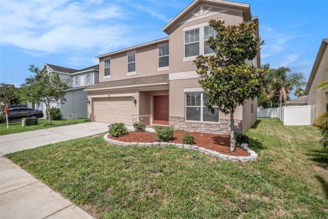 House in Wesley Chapel, Florida 4 bedrooms, 226.87 sq.m. № 1918440 - photo 1