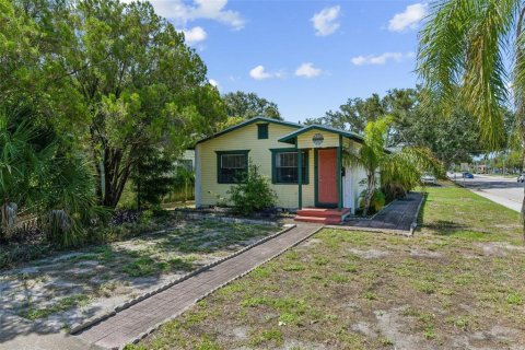 House in Saint Petersburg, Florida 2 bedrooms, 78.32 sq.m. № 2258622 - photo 2