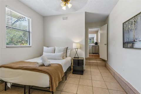 House in Saint Petersburg, Florida 2 bedrooms, 78.32 sq.m. № 2258622 - photo 15