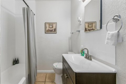 House in Saint Petersburg, Florida 2 bedrooms, 78.32 sq.m. № 2258622 - photo 17
